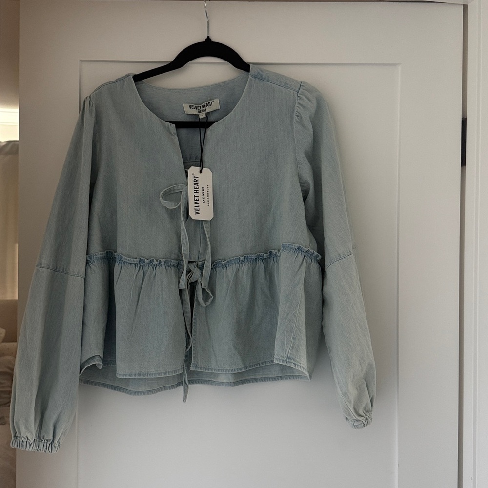 Valley Heart Los Angeles Denim Top Size M NWT